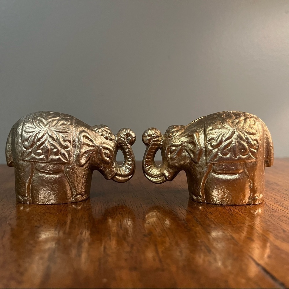 Elephant Salt and Pepper Shakers Gold Metal - Picture 4 of 11